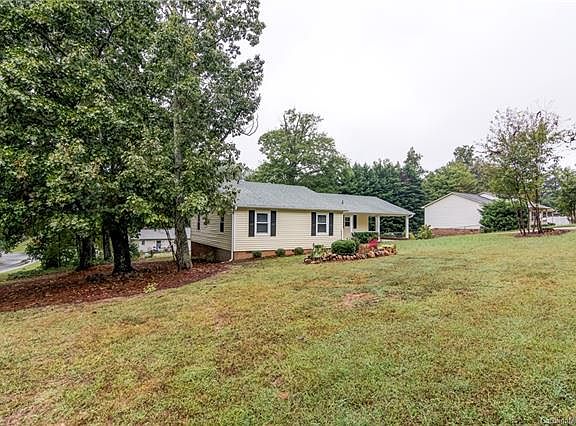 3rd image of 5121 Stoney Oaks Dr
