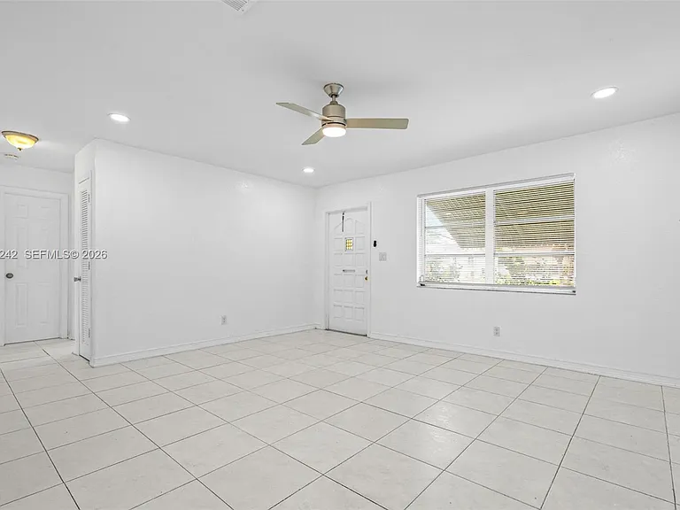 7505 NW 58th St — Photo 7