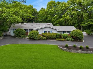 15 Veronica Court, Smithtown, NY 11787