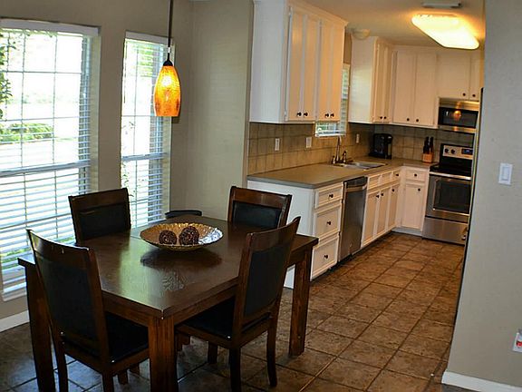 5th image of 634 Oak Briar Dr