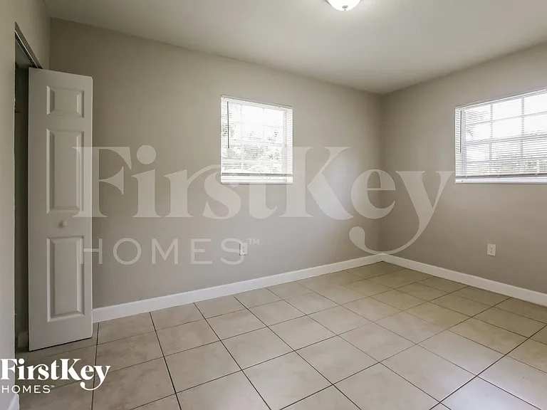1250 NE 207th Ter — Photo 13