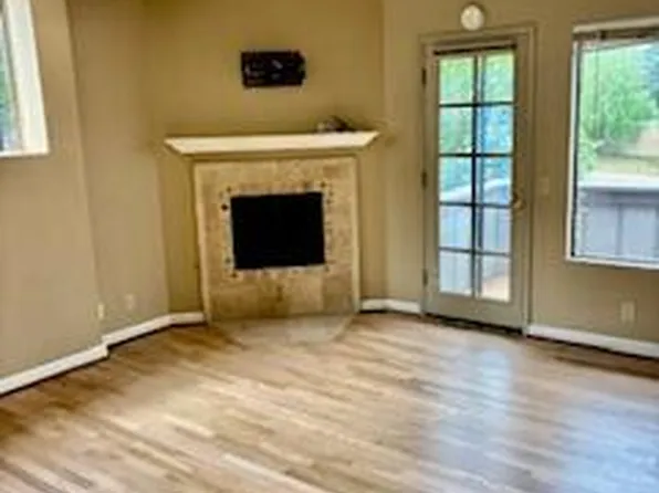 1050 Vista Del Pueblo APT 32, Santa Barbara, CA 93101
