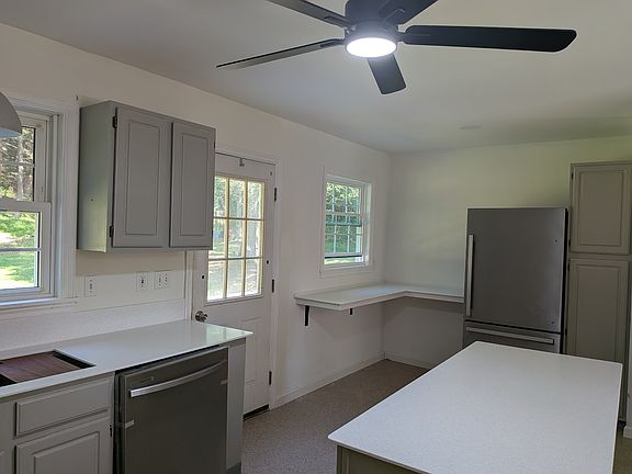 4th image of 207 Station Rd