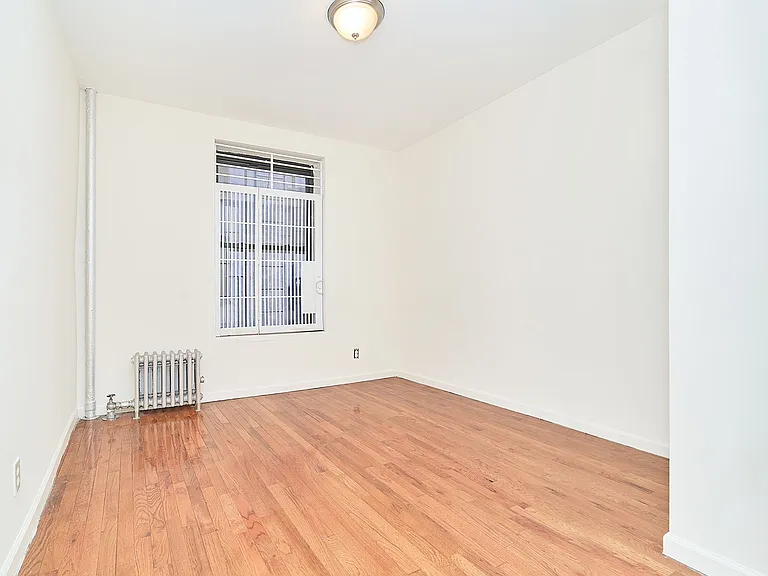 1590 Amsterdam Ave #2 — Photo 9