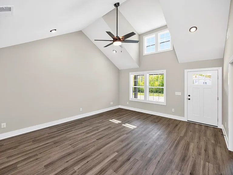 206 Ross Ave #110 — Photo 7