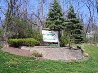 1811 King Ct #1811, Green Brook, NJ 08812