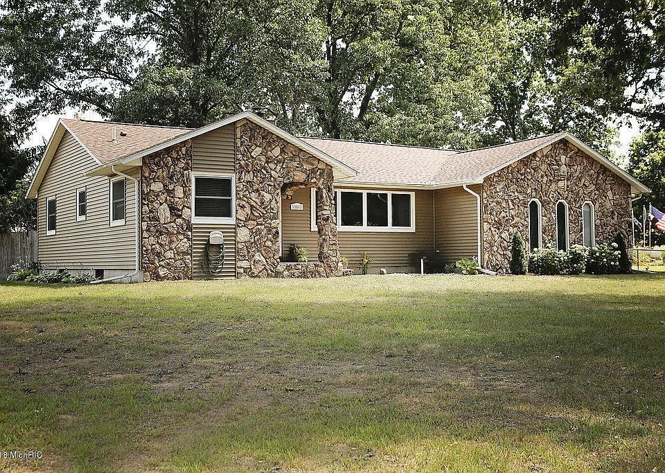 1st image of 59643 Whitewood Dr