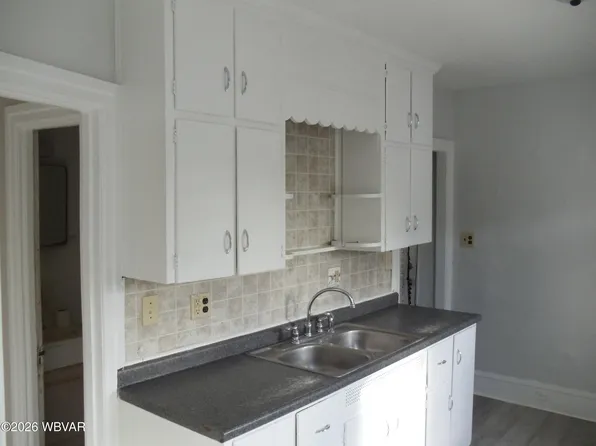 2423 W 4th St Floor 2, Williamsport, PA 17701