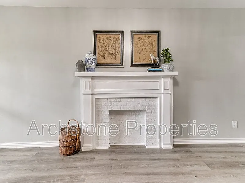 3 bed, 2.0 bath, 1495 sqft, $1,545 — Photo 4