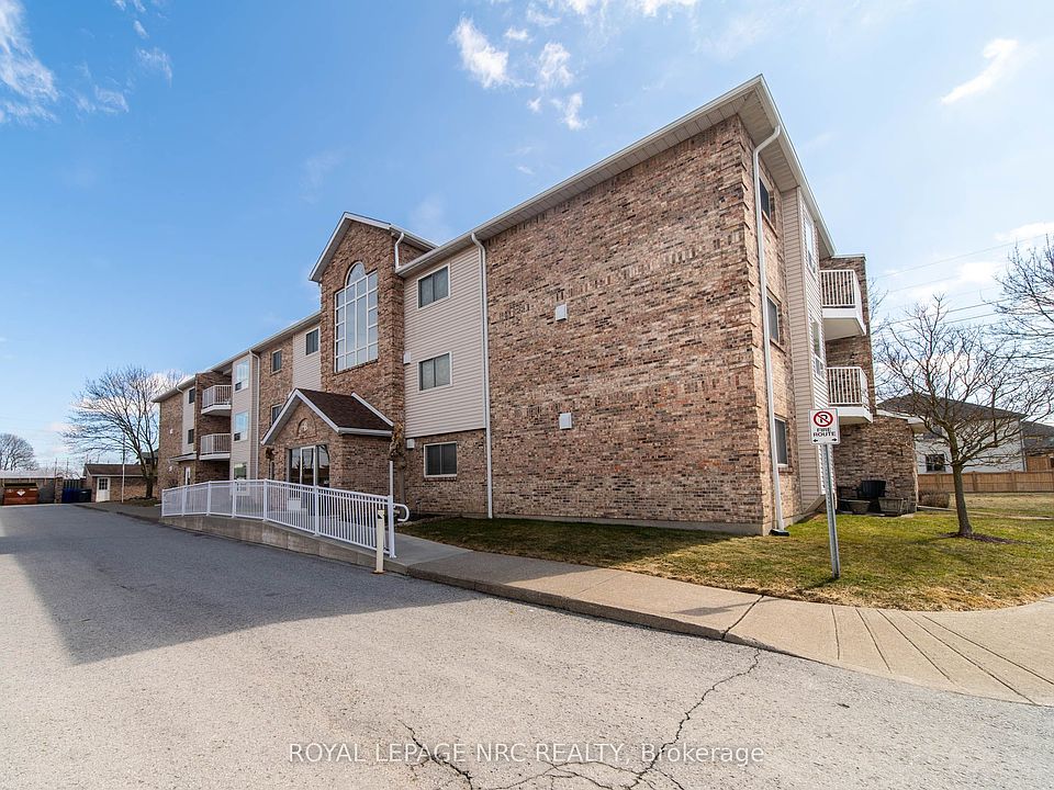 1st image of 1061 Vansickle Rd N #202B