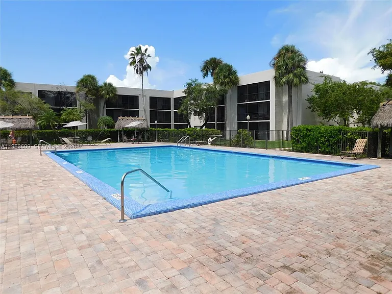 8025 SW 107th Ave #321 — Photo 22