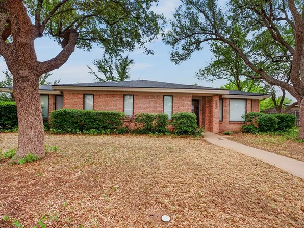 2907 Emerson Pl, Midland, TX 79705