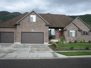 819 S Hollie Ave, Farmington, UT 84025