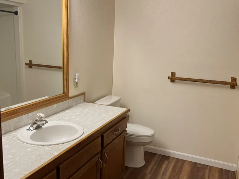 1370 Boone Rd S — Photo 11