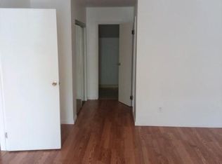 26 Hampton Gate Dr, Sicklerville, NJ 08081