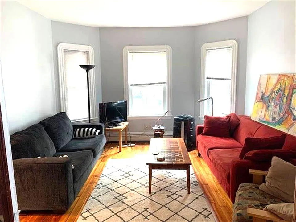 37 Charnwood Rd #2