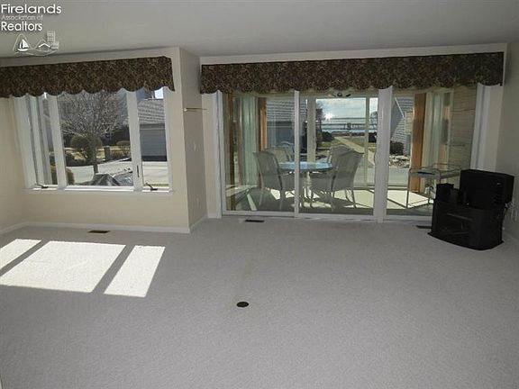 3rd image of 10654 E Bayshore Building 14