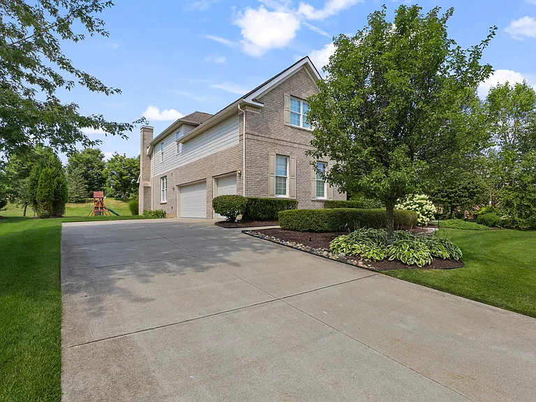 24303 Saybrook Ct — Photo 51