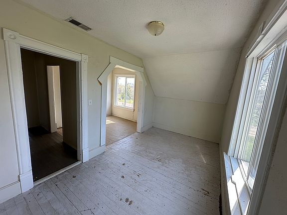 4th image of 4025 Highway 95 NW
