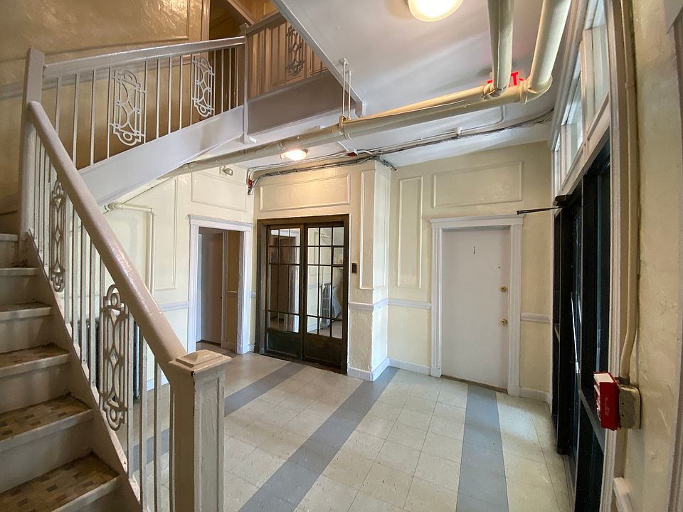 1st image of 1687 Commonwealth Ave APT 9