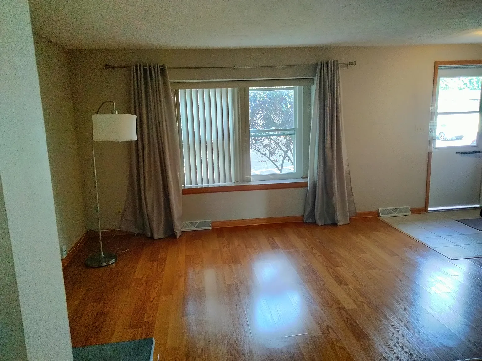 2 bed, 1.5 bath, 1276 sqft, $1,395 — Photo 4