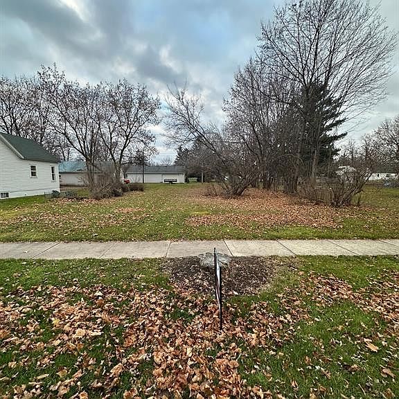 2nd image of 4365 Seeger St