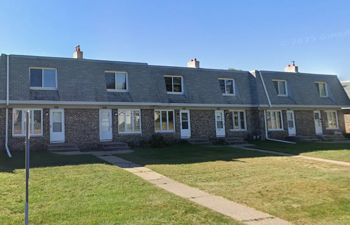 Maple Hills Townhomes — Photo 1