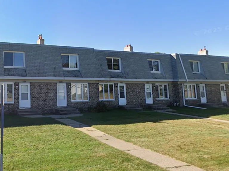 Maple Hills Townhomes — Photo 1