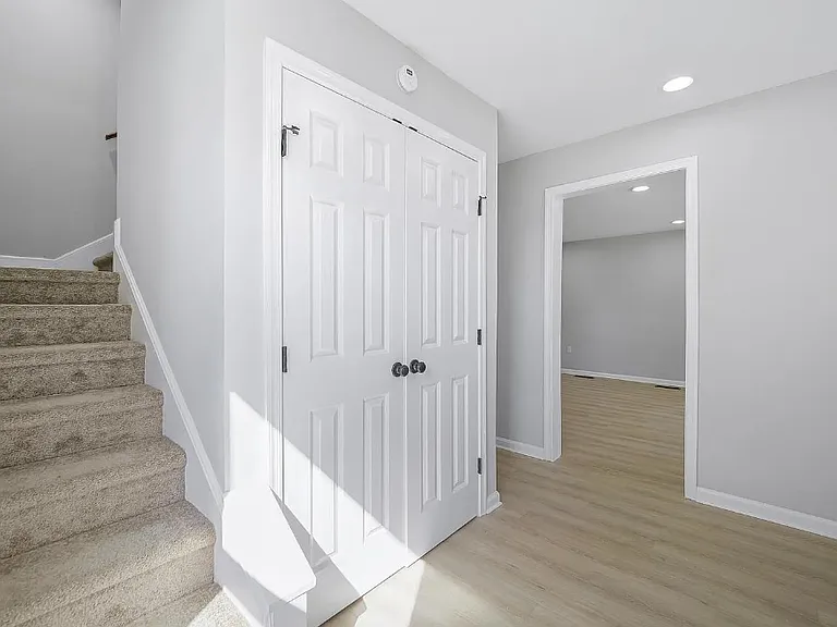 837 Virginia Ave — Photo 6