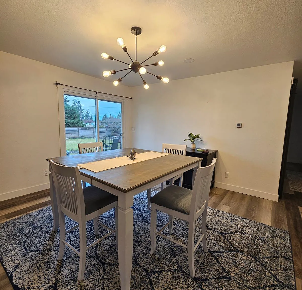5 bed, 3362 sqft, $950 — Photo 4