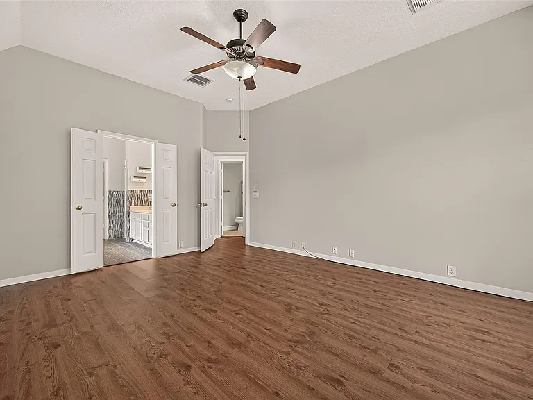 11218 Timbertree Ln — Photo 36