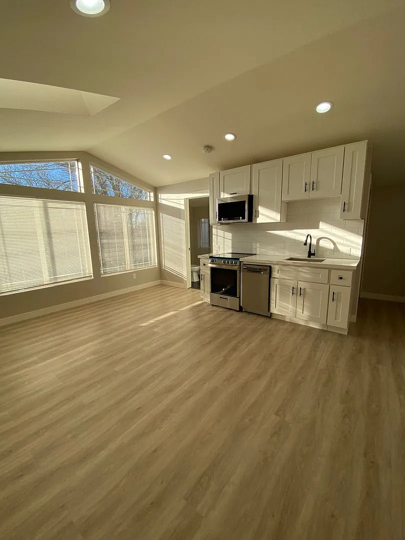 4045 Decathlon Street — Photo 4