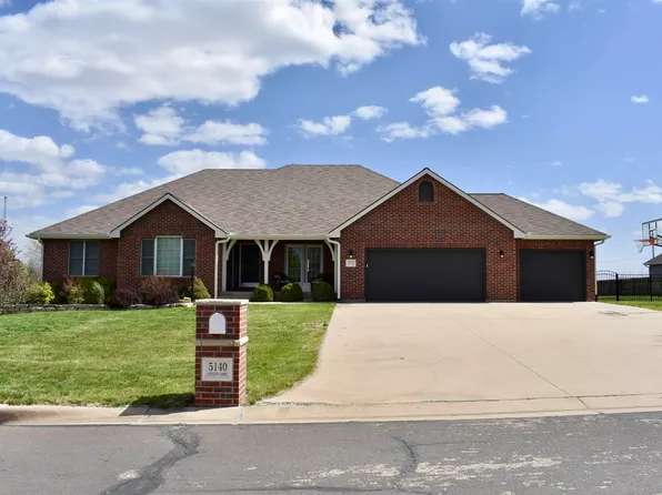 5140 NW Sterling Chase Dr, Topeka, KS 66618