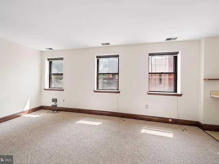 507 Catharine St #2 — Photo 9