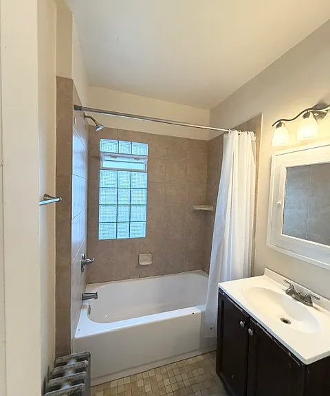 1372 W 112th St #305 — Photo 5