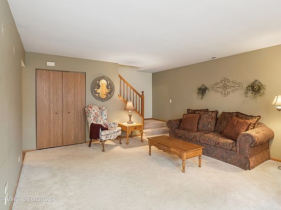 5th image of 1127 Greenwood Cir #1127