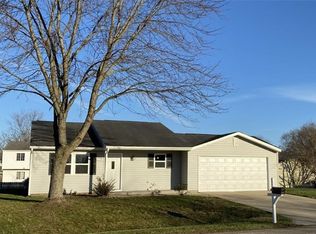 8433 Saxon Ct, Columbus, IN 47201