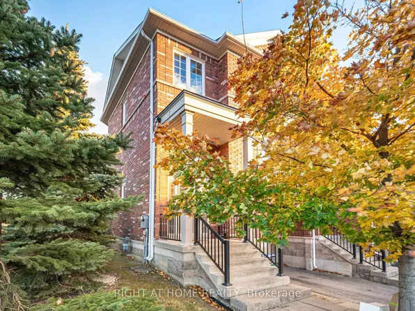 7160 Triumph Ln, Mississauga, ON L5N 0C5