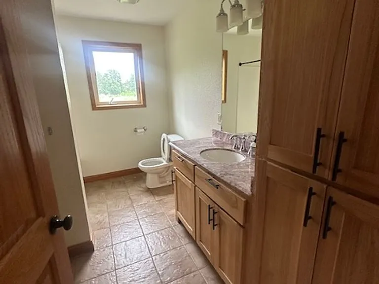 687 W Hazel Ave — Photo 9