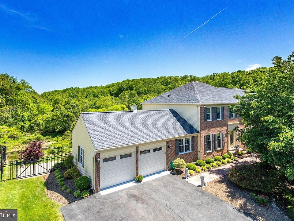 1st image of 1435 Rosewood Hill Dr