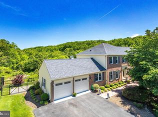 1435 Rosewood Hill Dr, Vienna, VA 22182