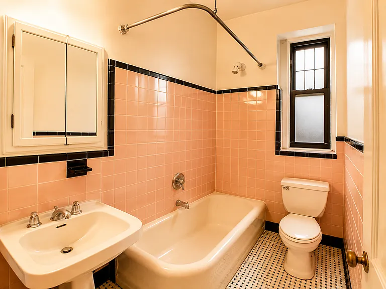 825 W 187th St #1A — Photo 5