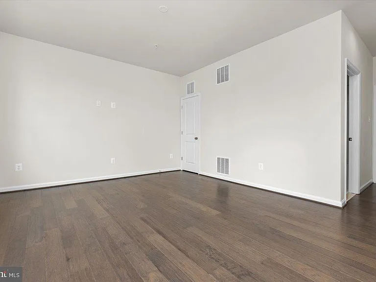 7210 Hartley Ln — Photo 31