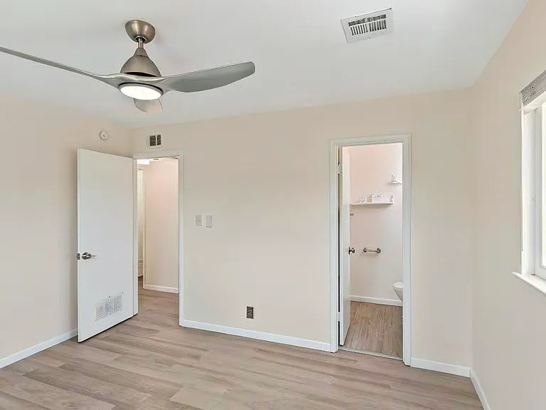 175 Barker St — Photo 11