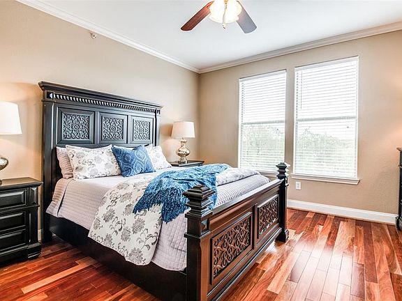 5th image of 500 Waters Edge Dr APT 135