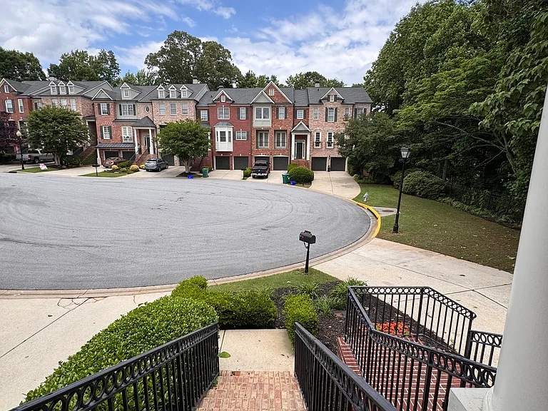 1454 Montclair Ct — Photo 12
