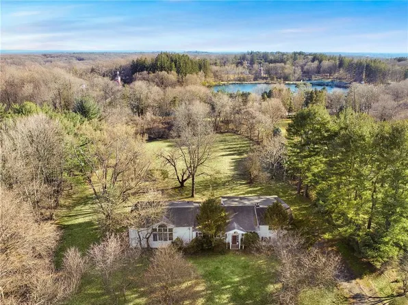 15 Upland Lane, Armonk, NY 10504