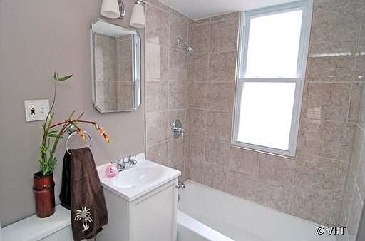 5th image of 526 S Highland Ave