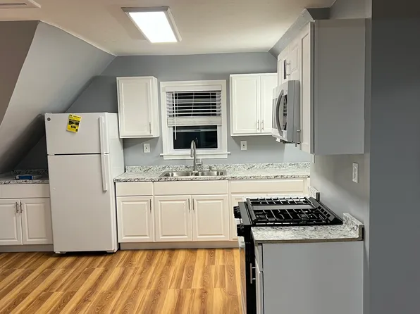 16 Adams St Floor 3, Taunton, MA 02780