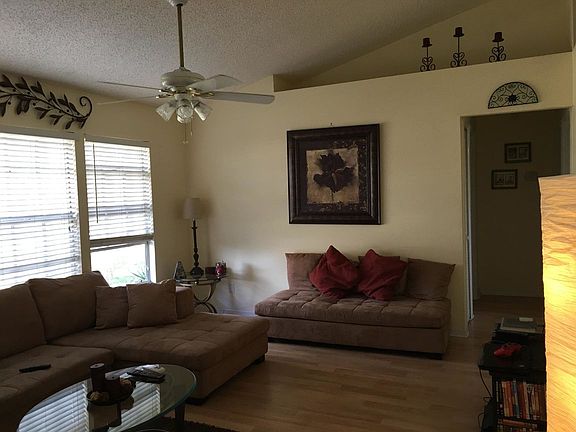 3rd image of 1422 SW Santiago Ave